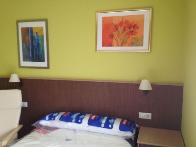 Single room · With ensuite.  6