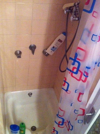 Stanza singola · Con bagno privato.  8