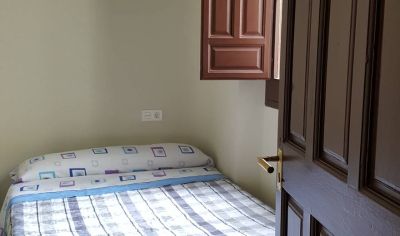 Quarto de solteiro.  2