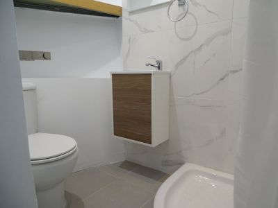 Single room · With ensuite.  6