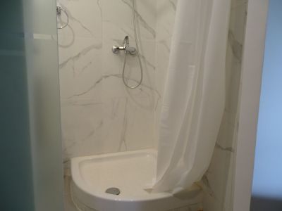 Chambre simple · Avec salle de bain.  12