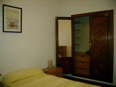 Quarto de solteiro.  2