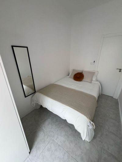 Kahden hengen huone.  5