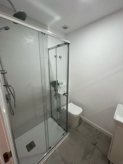 Kahden hengen huone.  11