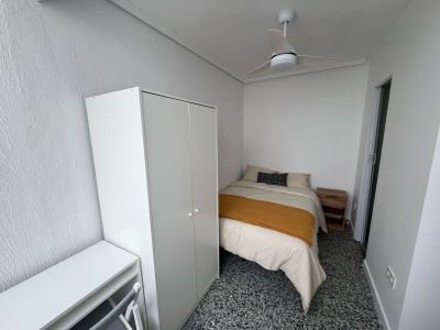 Kahden hengen huone · Yksityinen kylpyhuone.  4
