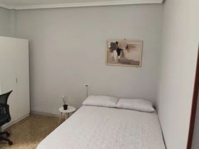 Chambre simple.  13