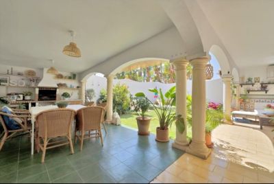 Смежный дом · 4 комнаты.  8