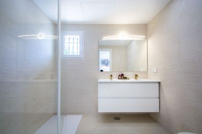 Смежный дом · 3 комнаты.  8