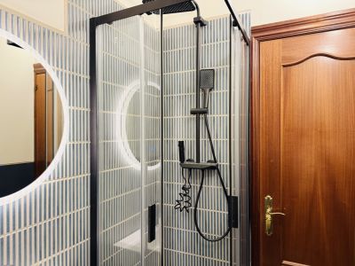 Dobbeltrom &middot; Eget bad.  13