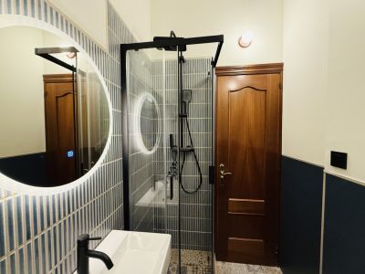 Dobbeltrom &middot; Eget bad.  14