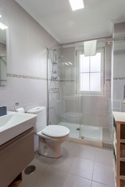 Detached house &middot; 3 bedrooms.  6