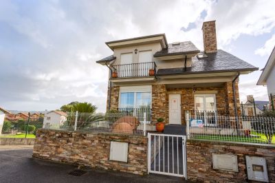 Detached house &middot; 3 bedrooms.  8