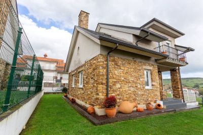 Detached house &middot; 3 bedrooms.  11