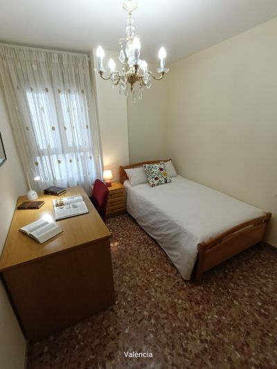 Chambre simple &middot; salle de bains.  3