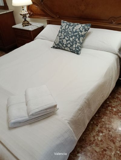 Chambre simple &middot; salle de bains.  10