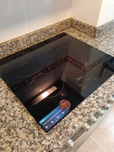 Chambre simple &middot; salle de bains.  16