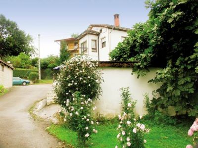 Hütte · 4 schlafzimmer.  8