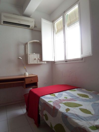 Quarto de solteiro.  3