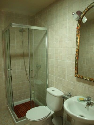 Chambre simple · Avec salle de bain.  9