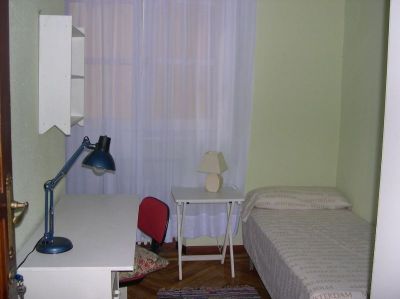 Quarto de solteiro.  3